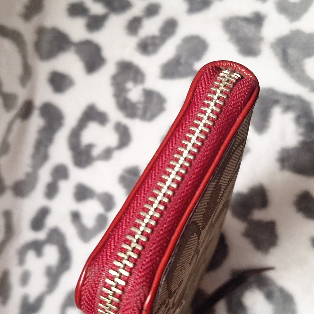 Coach Poppy Secret Admirer Full Sized Wallet - Picture 4 of 11